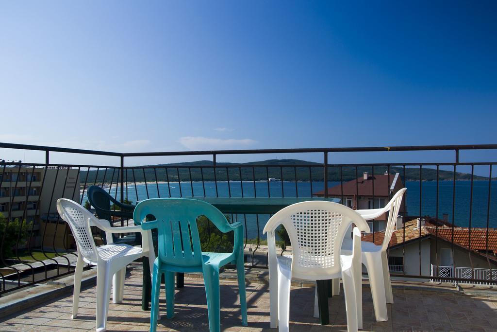 Paunovi Guest House Primorsko Eksteriør billede