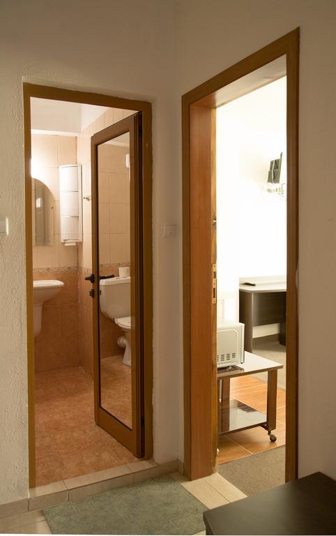 Paunovi Guest House Primorsko Værelse billede