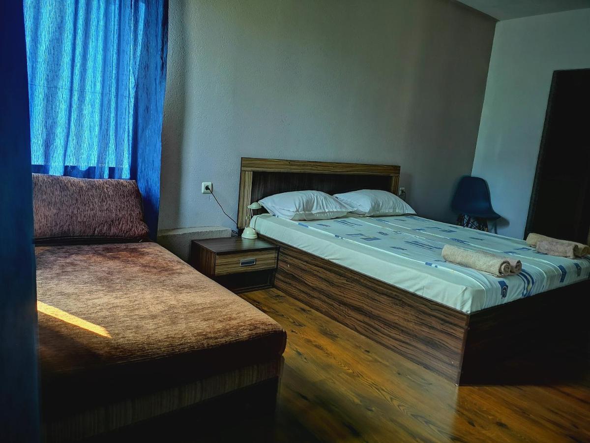 Paunovi Guest House Primorsko Eksteriør billede