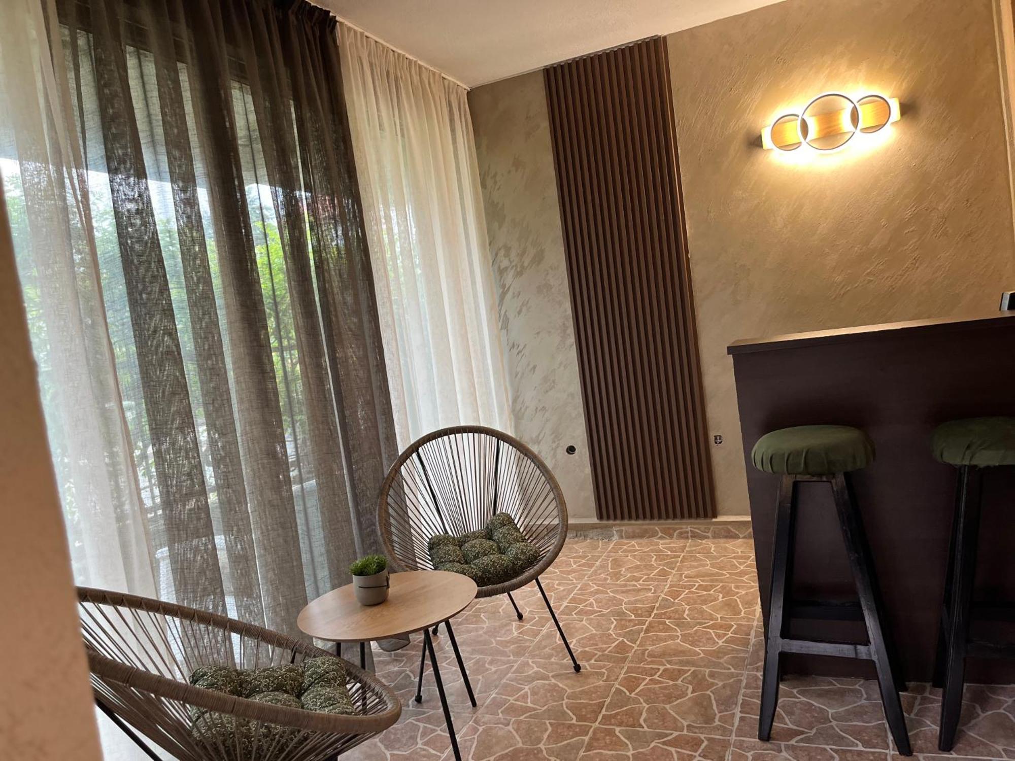 Paunovi Guest House Primorsko Eksteriør billede