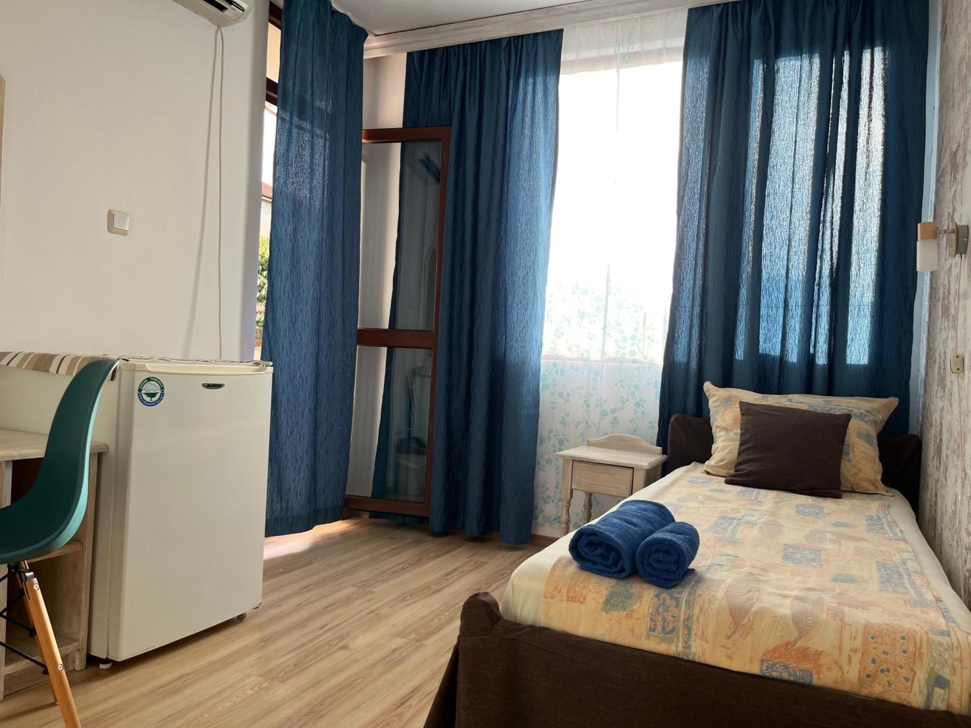 Paunovi Guest House Primorsko Eksteriør billede